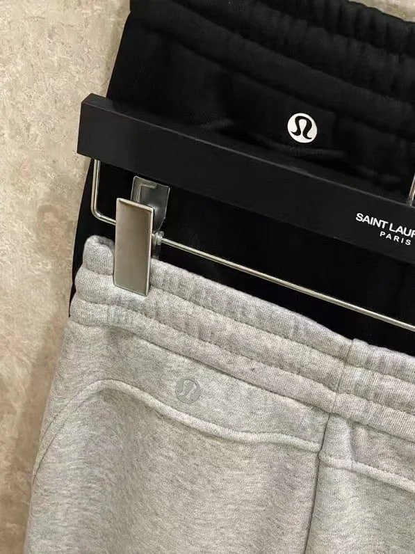  LULU sweatpants