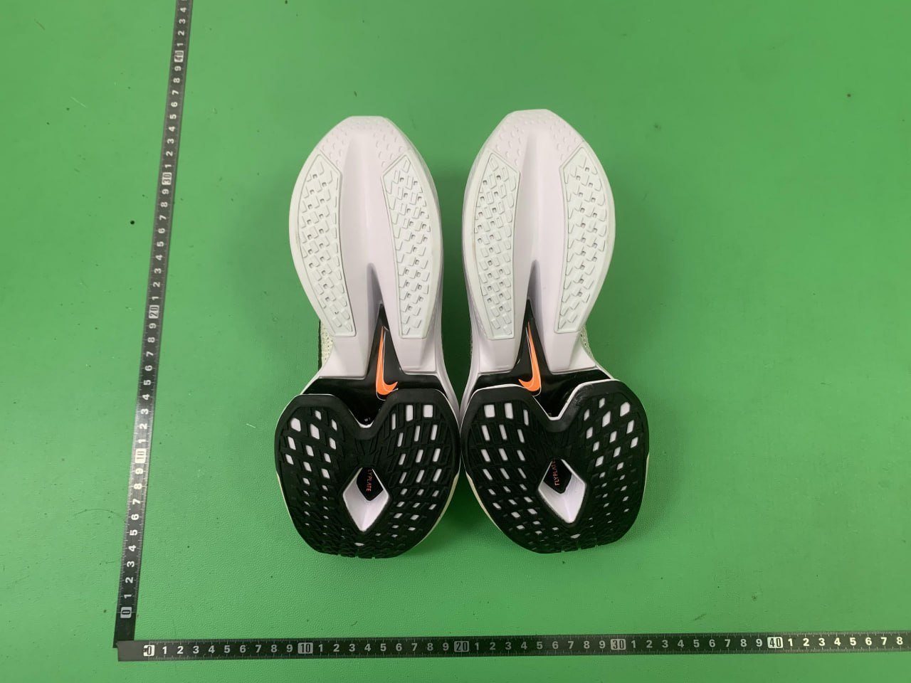 NIKE AIR ZOOM ALPHAFLY NEXT  2