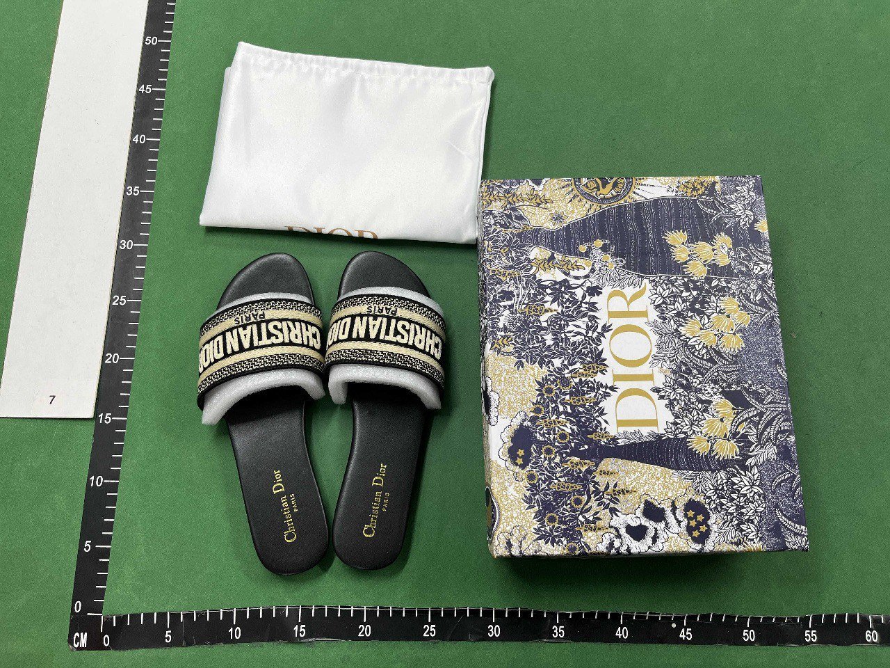 Dior slippers( 36 + styles)