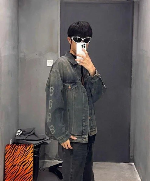 Balenciaga jacket (30+)