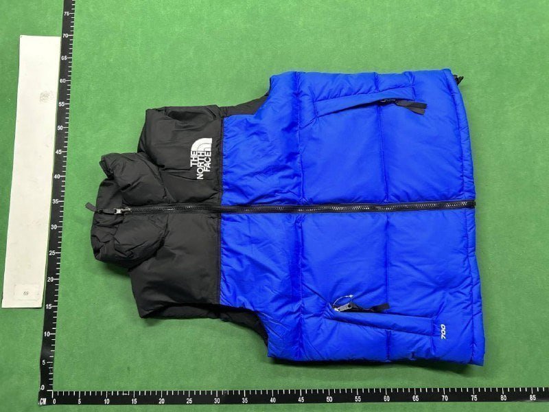 The north face down jacket vest    (40 CP)