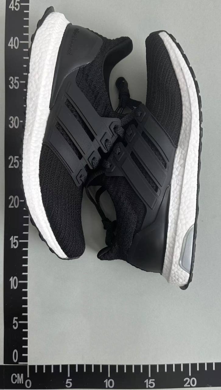 ADIDAS ULTRABOOST