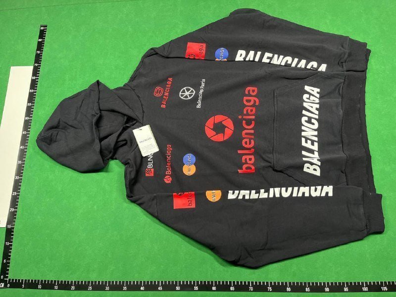 Balenciaga hoodie    (36 CP)