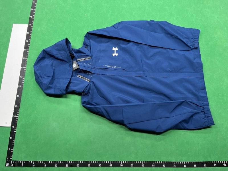  Under Armour Windbreaker