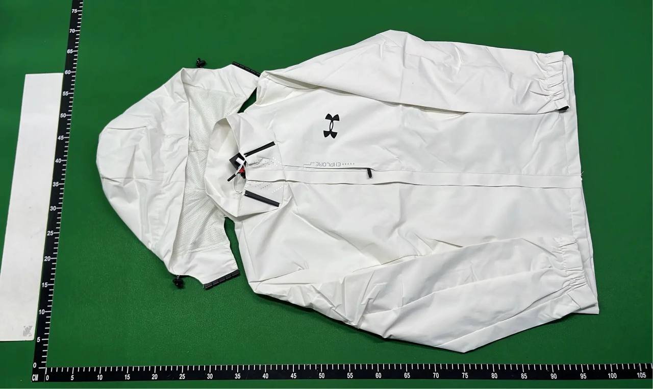  Under Armour Windbreaker