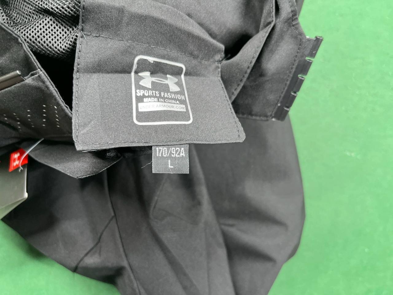  Under Armour Windbreaker