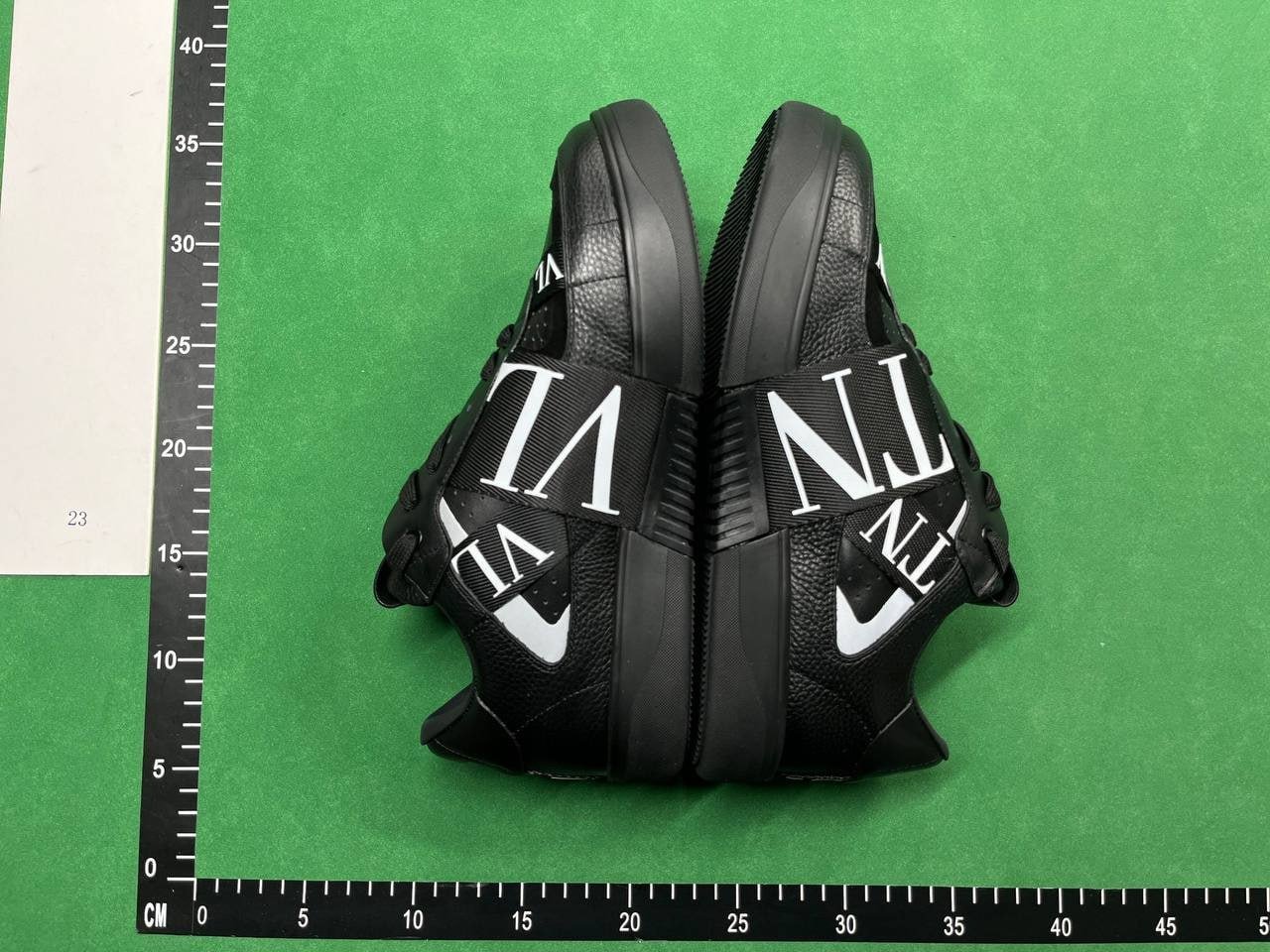   Valentino shoes    (22 CP)