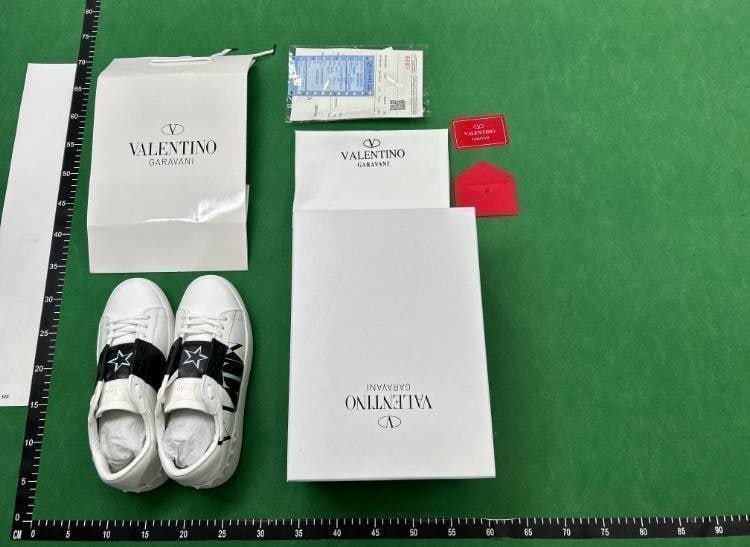   Valentino shoes    (22 CP)