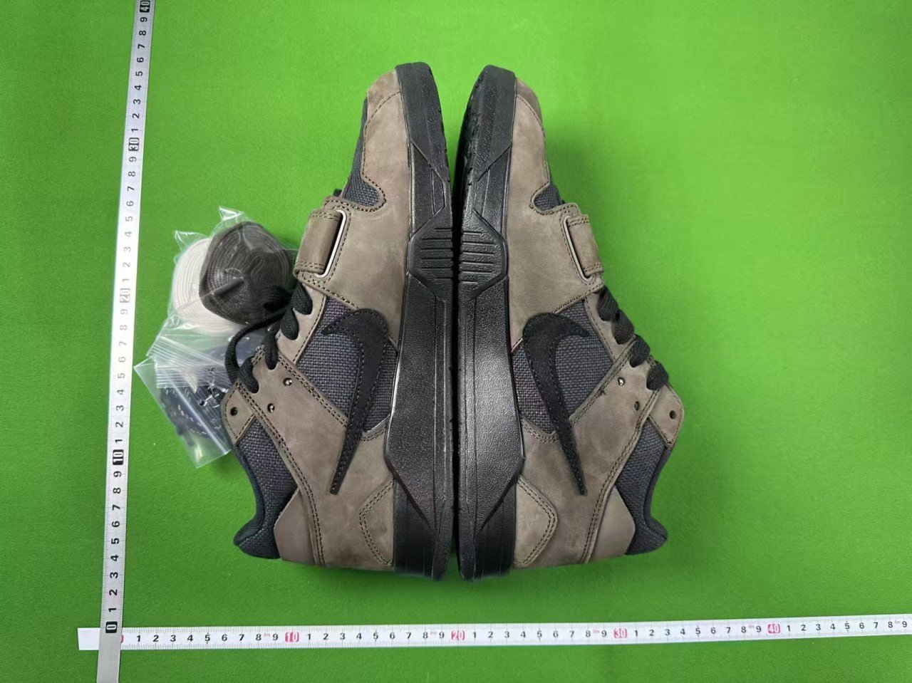   NIKE X TRAVIS（3 colors)