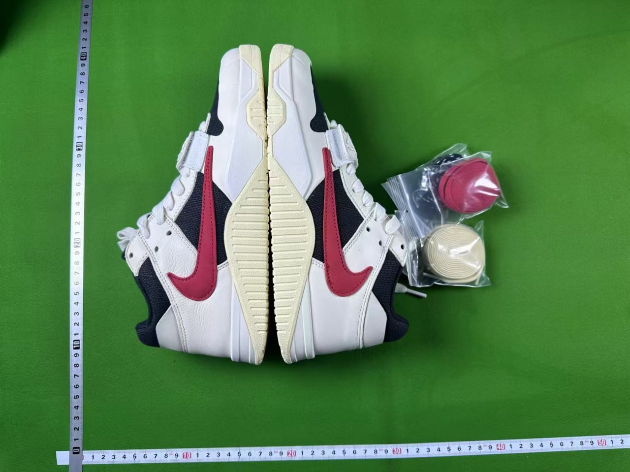   NIKE X TRAVIS（3 colors)