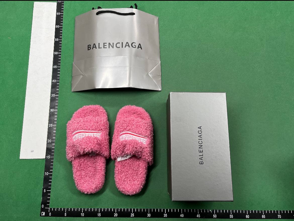 Balenciaga fluffy slippers sandal