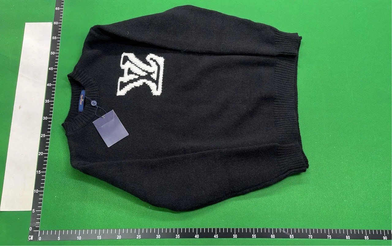 LV sweater
