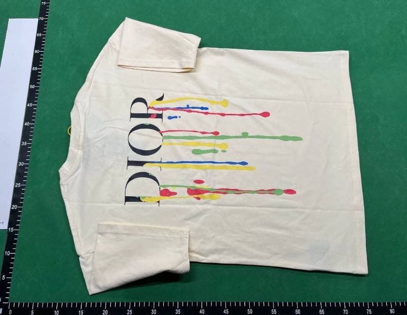 Dior T-shirt (40 CP)