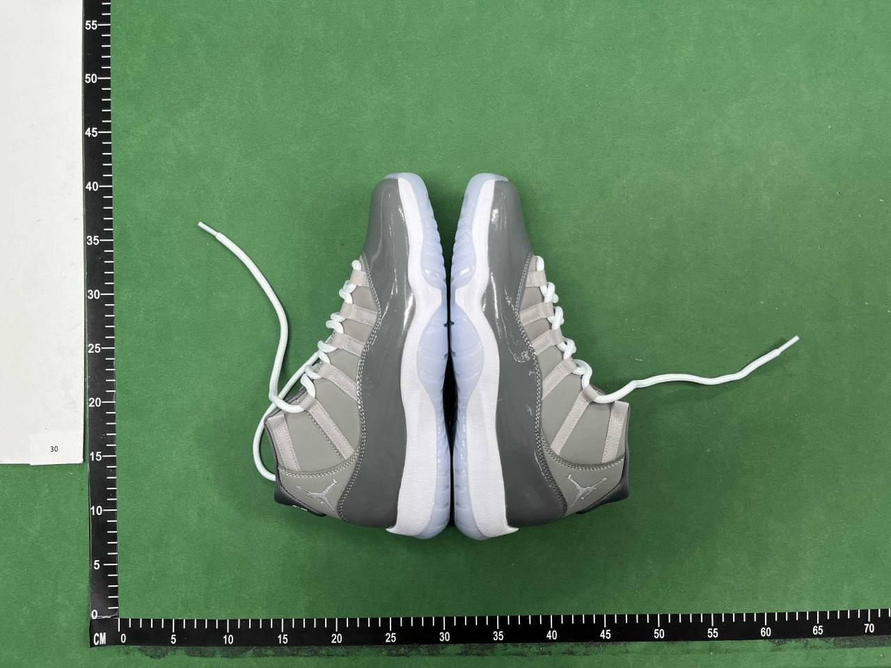 Air Jordan 11 Retro（color 31