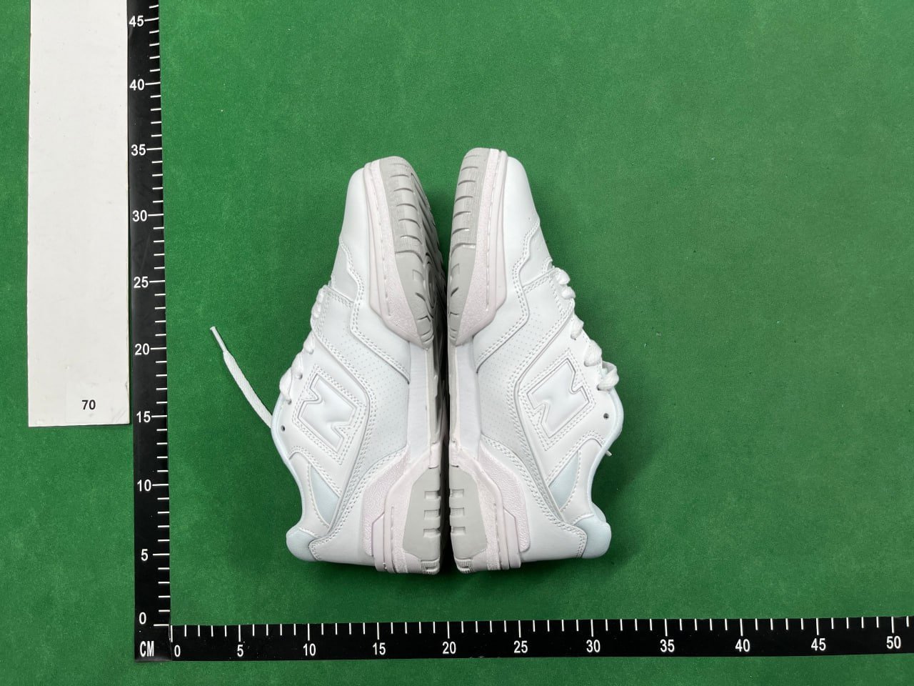 New balance 550 shoes (33 CP)