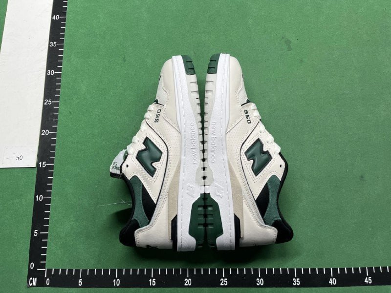 New balance 550 shoes (33 CP)