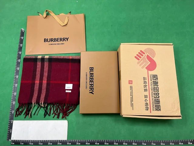 Burberry Scarf