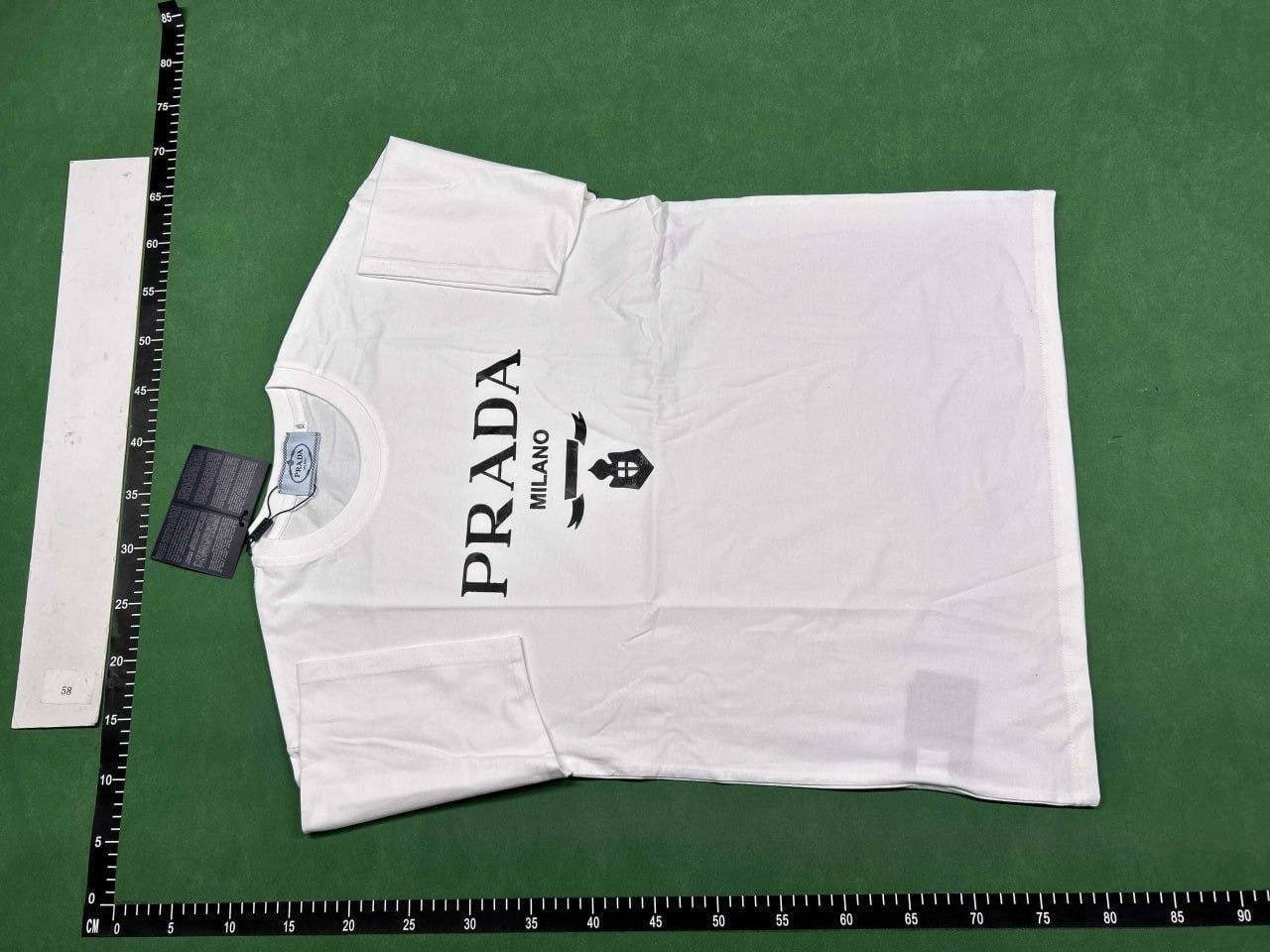 Prada T-shirt (38 CP)