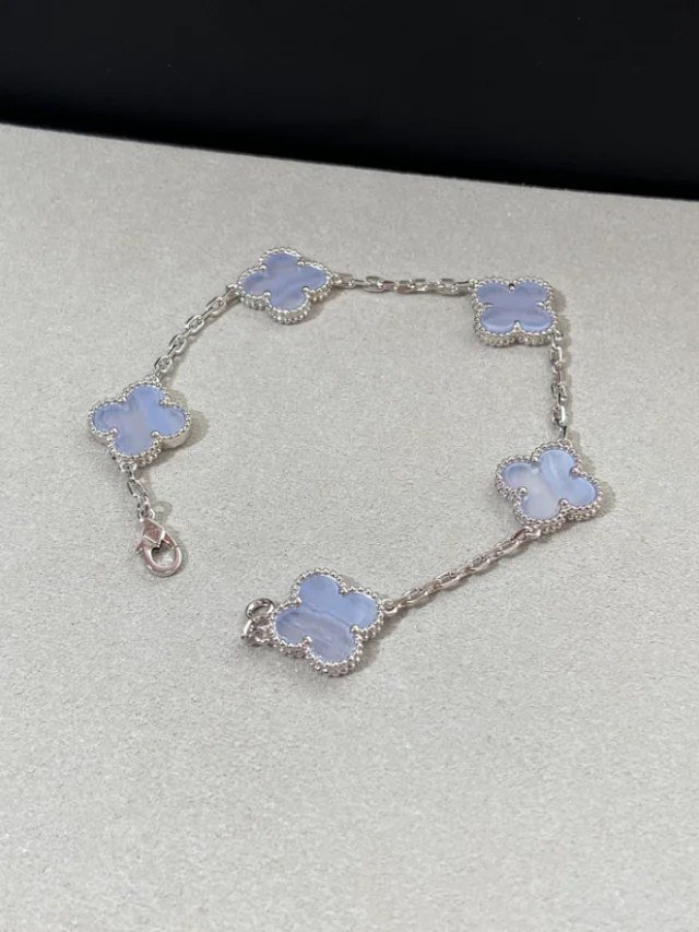 Van Cleef & Arpels VCA New four-leaf clover bracelet（35 styles)