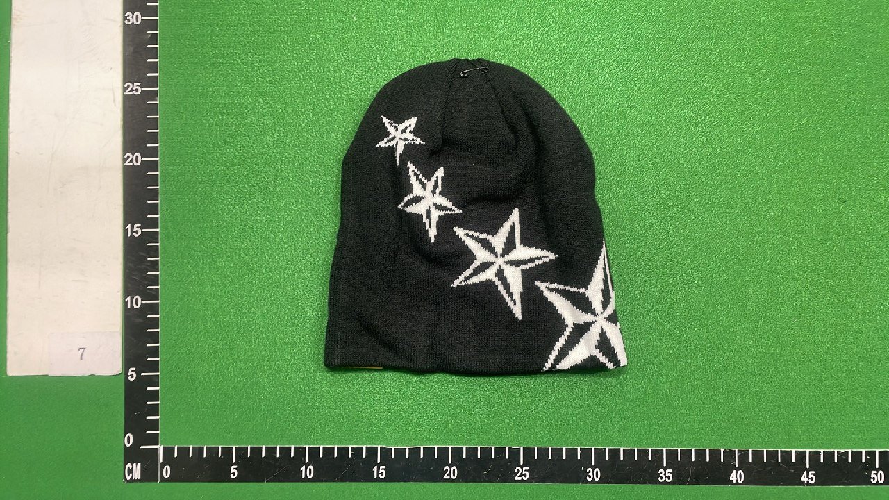 Black Star Pattern Beanie Hat for Winter Warmth