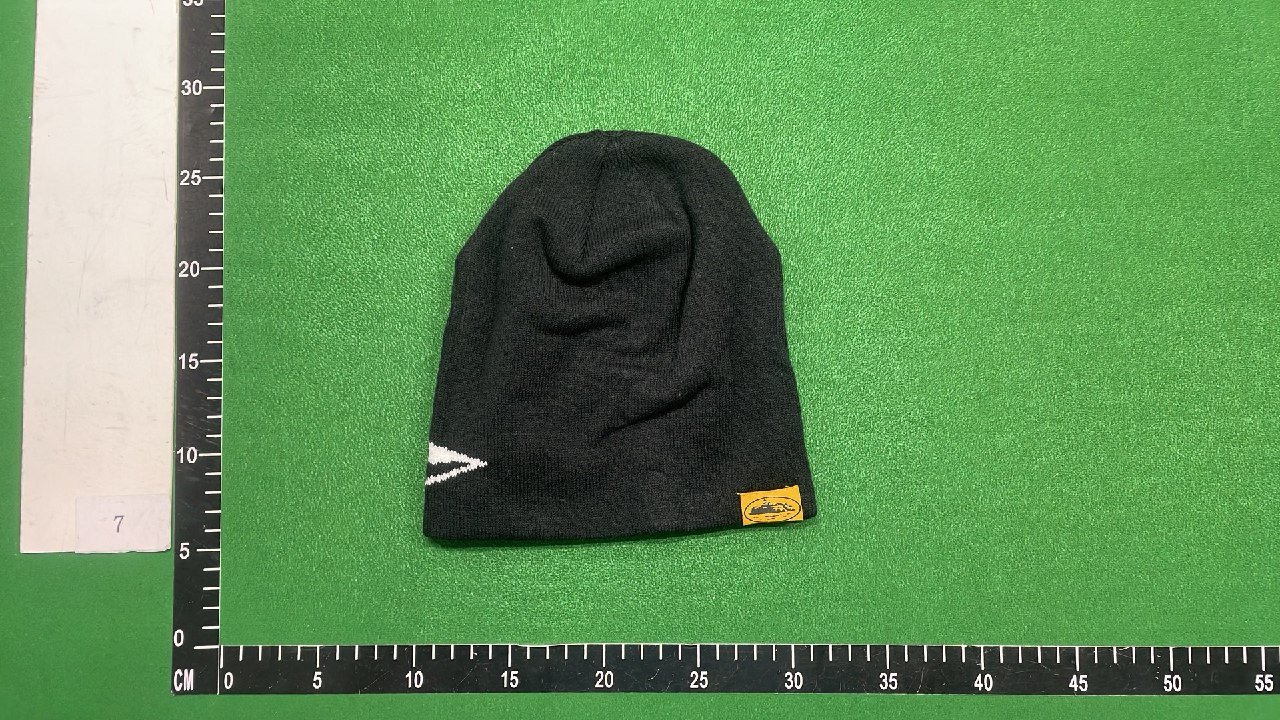 Black Star Pattern Beanie Hat for Winter Warmth