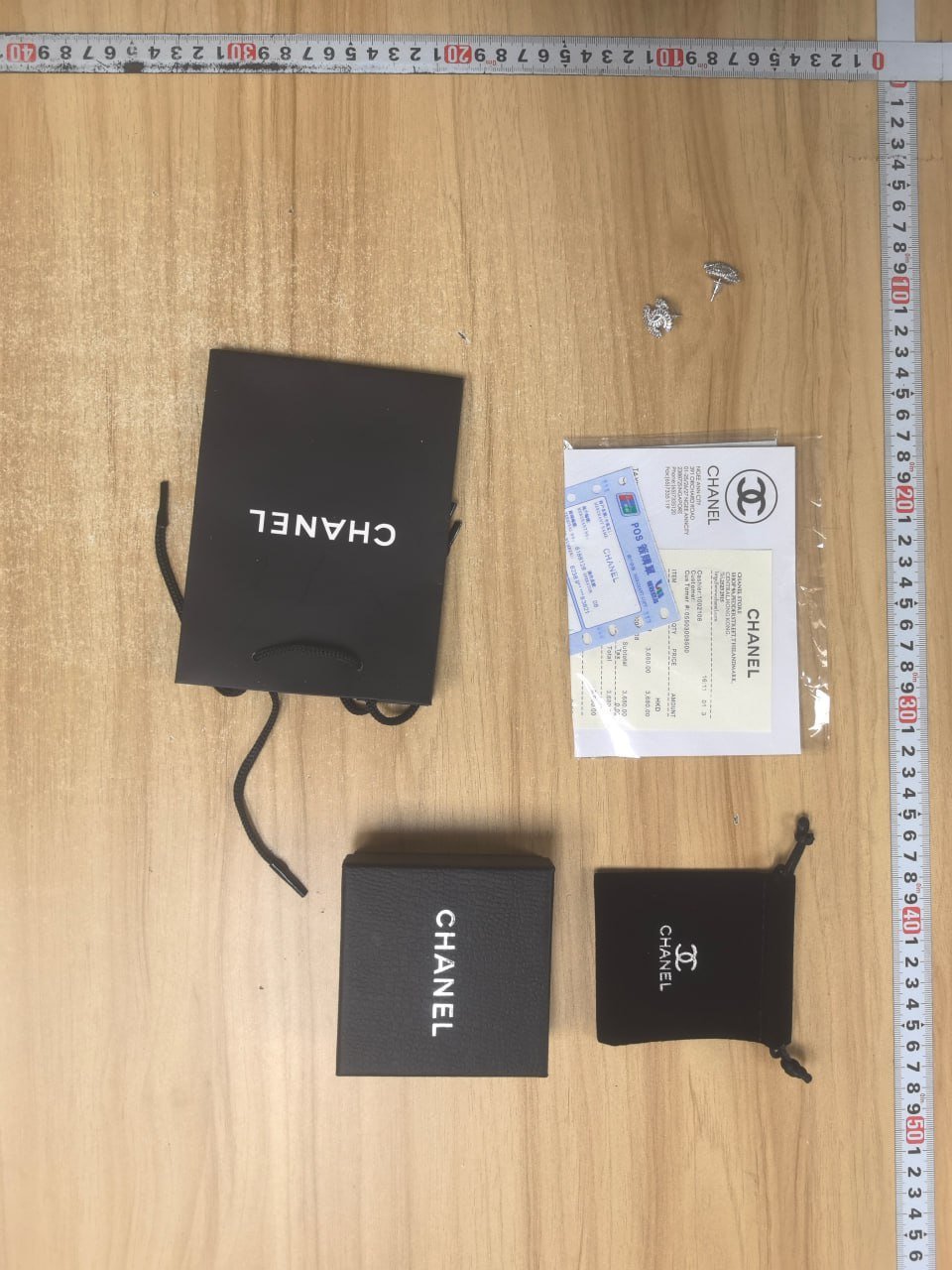 New style heart-shaped earrings for women, fashionable and sophisticated double C letter five-pointed star earrings, elegant earrings.